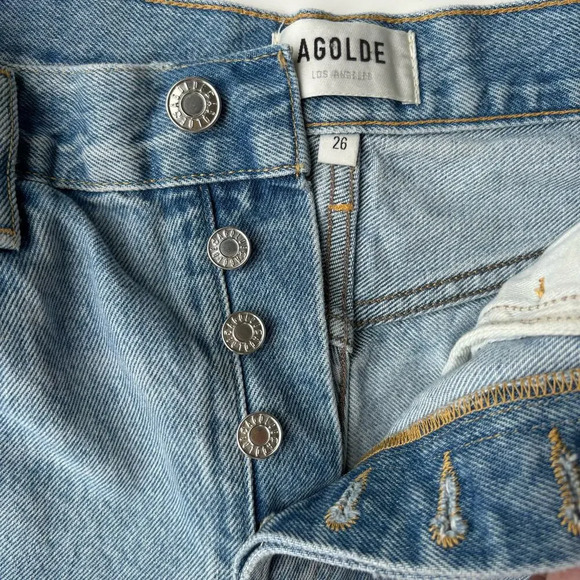 Agolde LA Parker Cutoff Frayed Light Rinse Denim Button-Up Shorts Size 26 - Picture 5 of 6